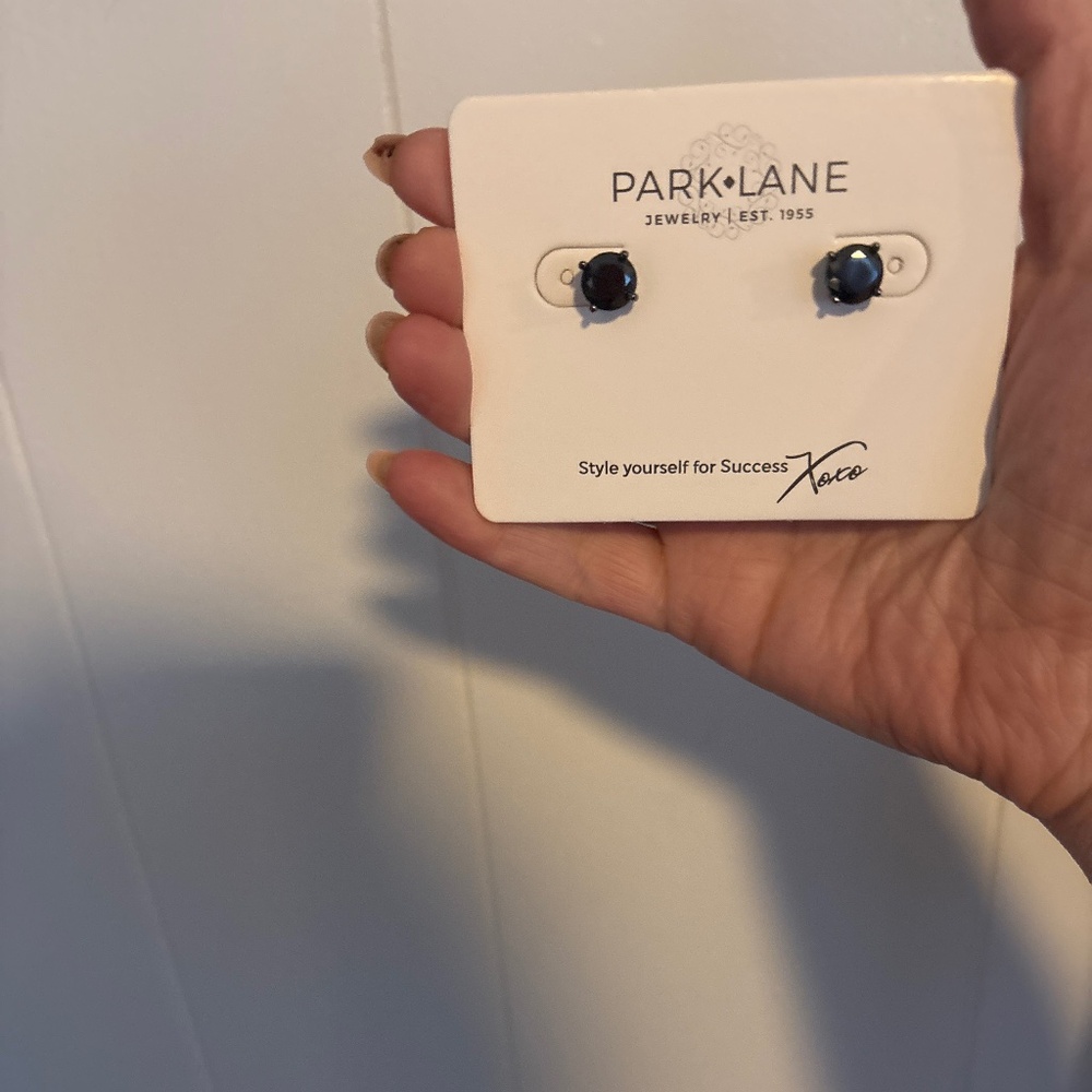 Impression Earrings Black